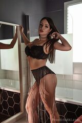 Миниатюра Индивидуалка Аделина Уктус Фотография 